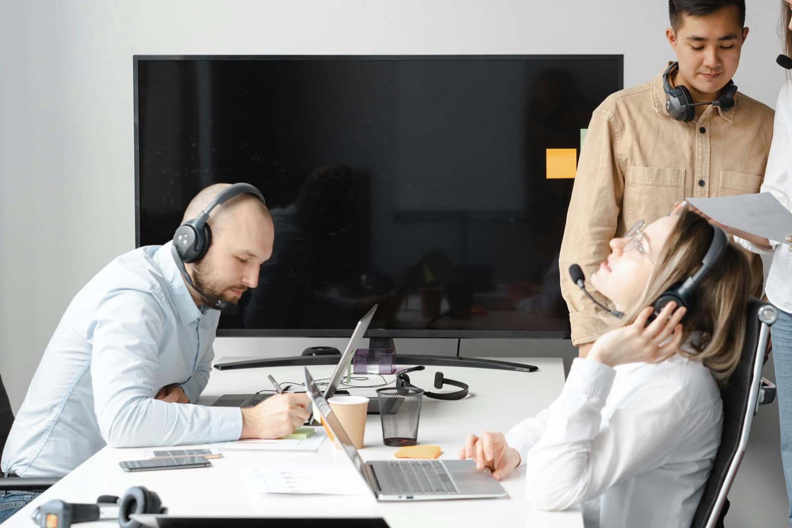 How to Reduce Call Center Turnover (Tactics That Actually Work)